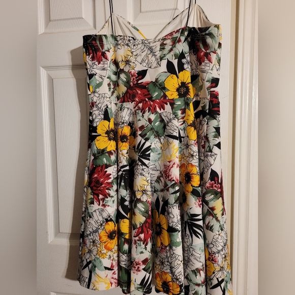 Vibrant Floral Mini Dress - Picture 5 of 5